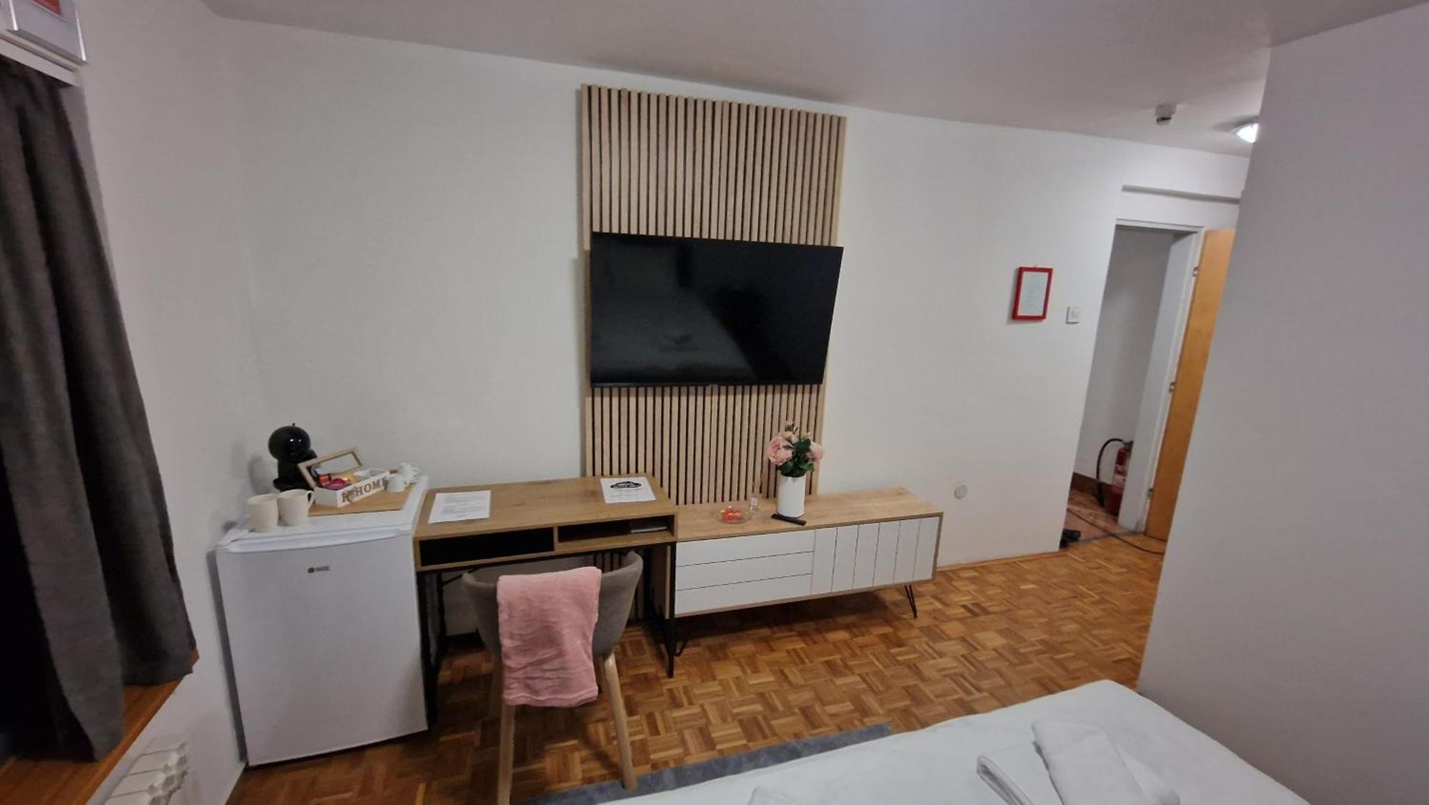 Olimpus Apartmani Bd Banjaluka Banja Luka Rum bild