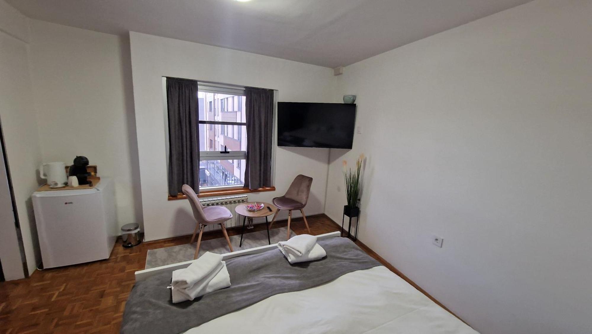 Olimpus Apartmani Bd Banjaluka Banja Luka Rum bild