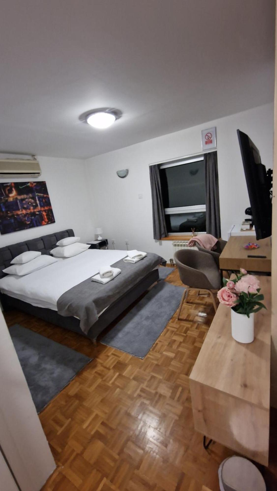 Olimpus Apartmani Bd Banjaluka Banja Luka Rum bild